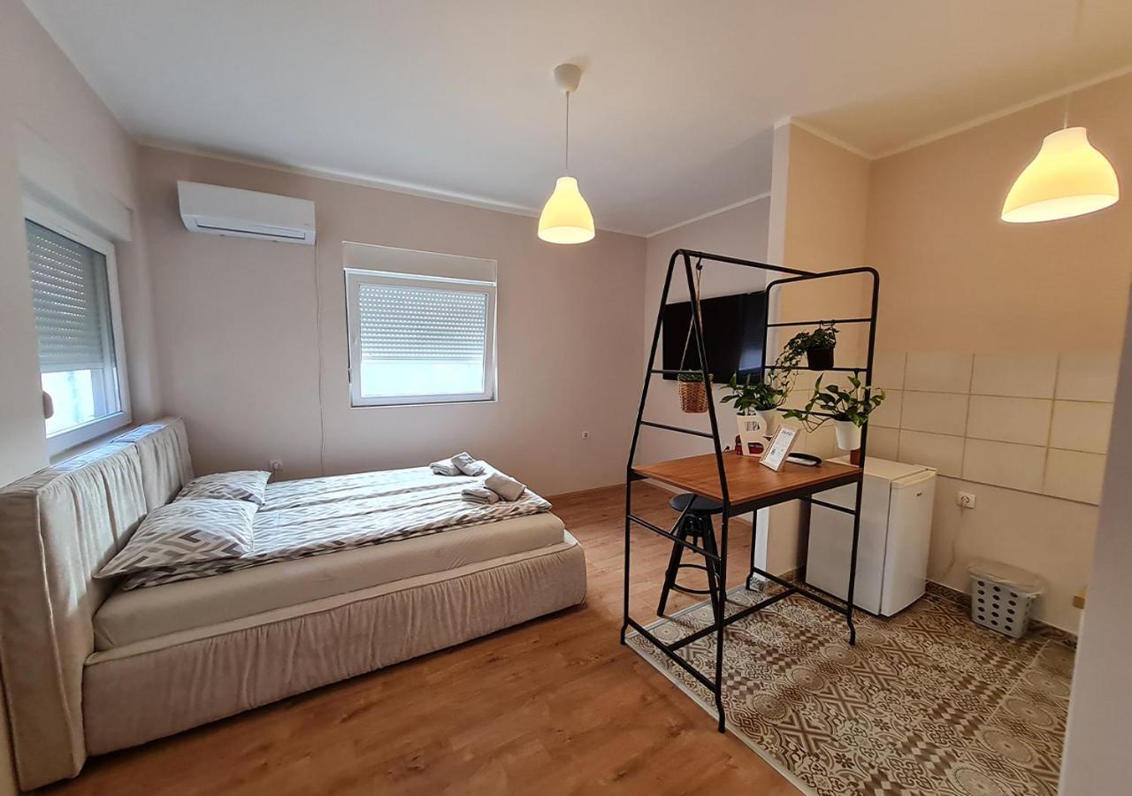 Apartmani 즈레냐닌 외부 사진