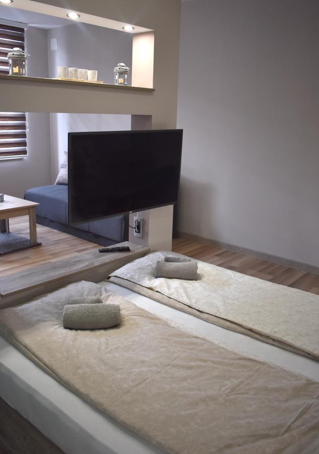 Apartmani 즈레냐닌 외부 사진