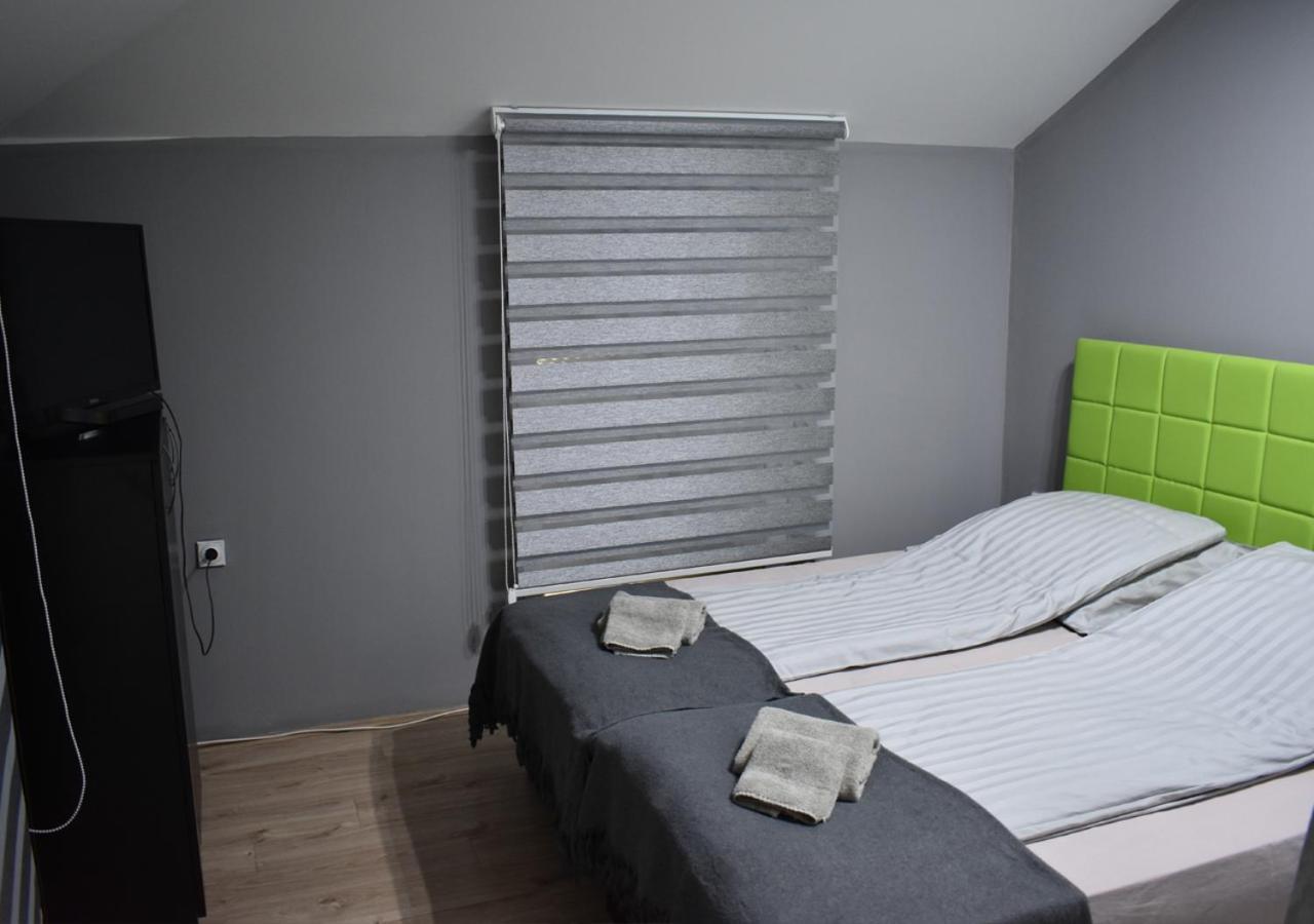Apartmani 즈레냐닌 외부 사진