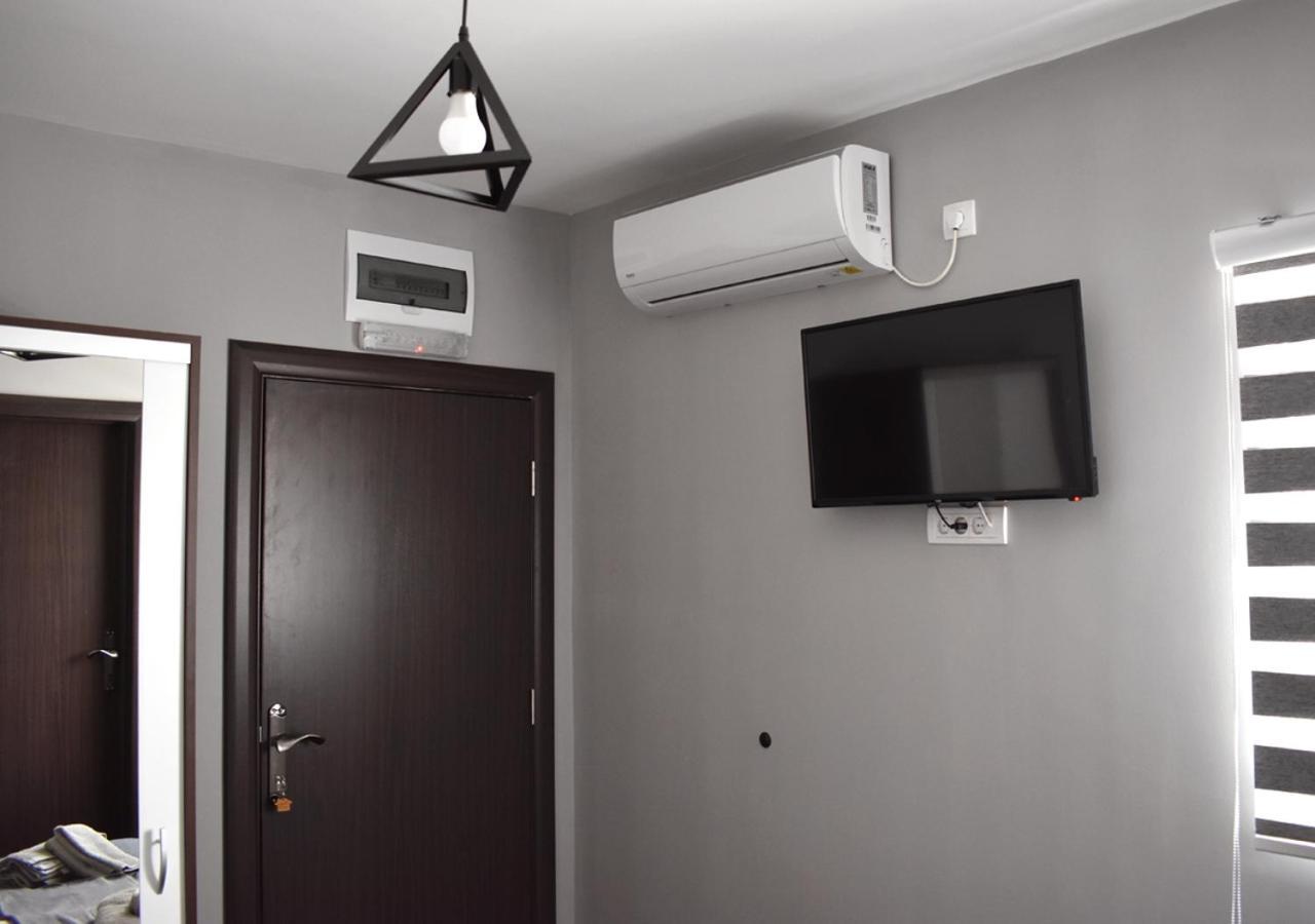 Apartmani 즈레냐닌 외부 사진
