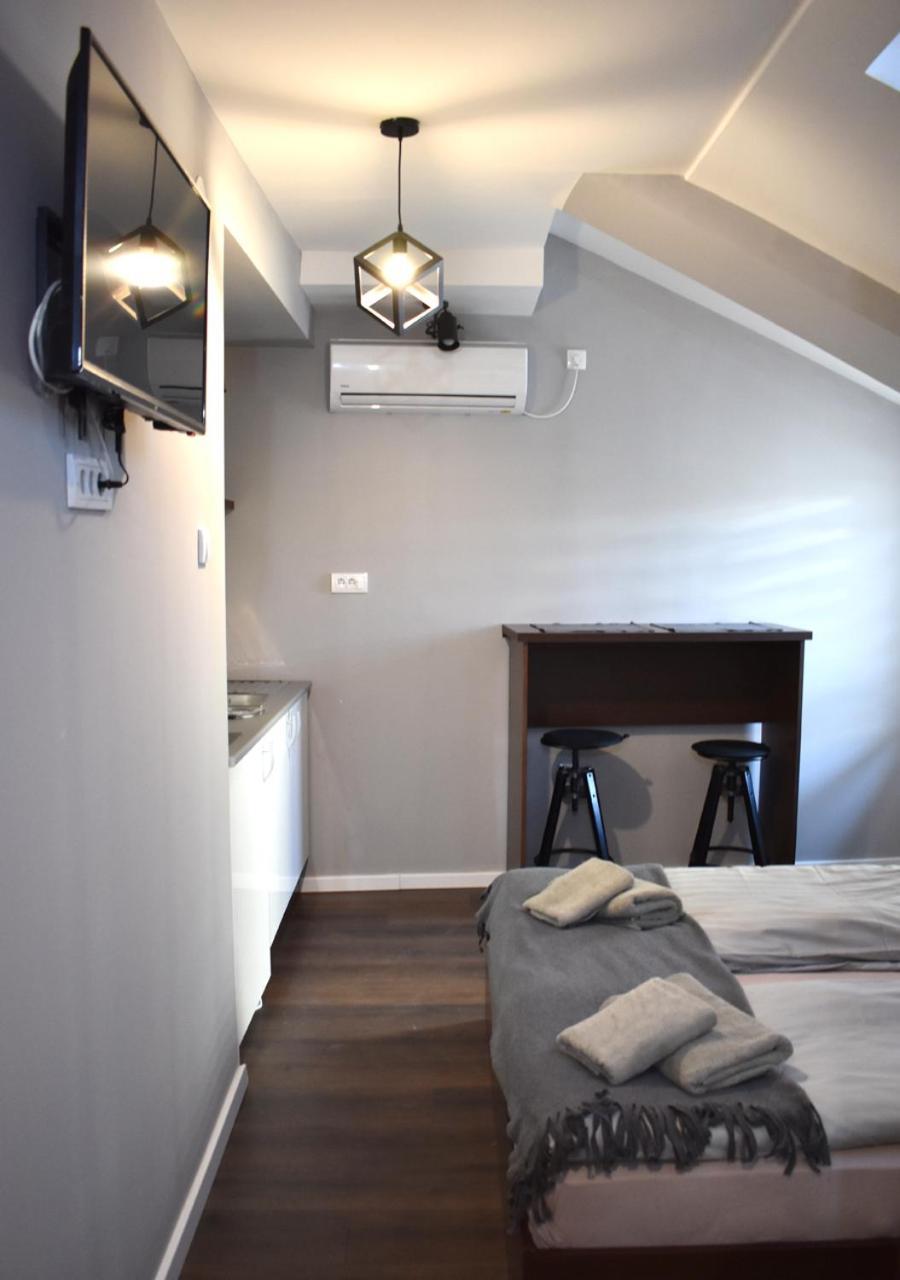 Apartmani 즈레냐닌 외부 사진