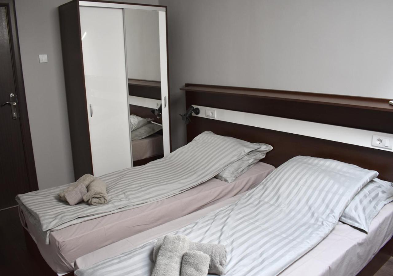Apartmani 즈레냐닌 외부 사진