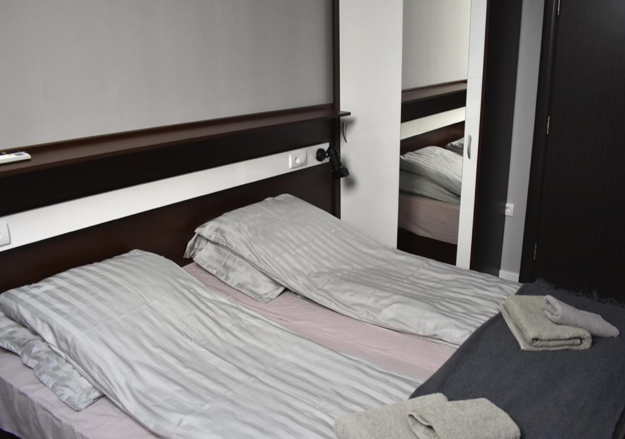 Apartmani 즈레냐닌 외부 사진
