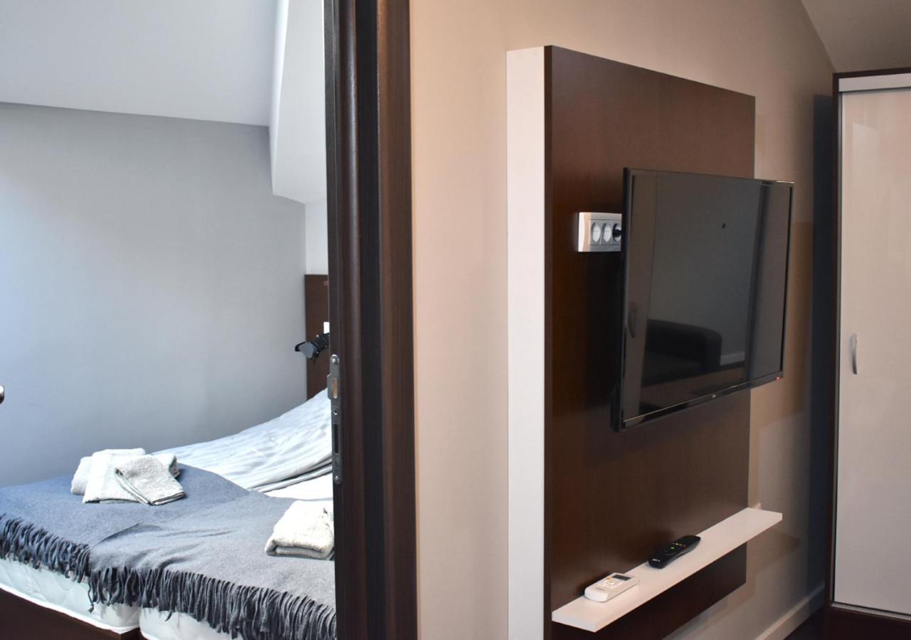 Apartmani 즈레냐닌 외부 사진